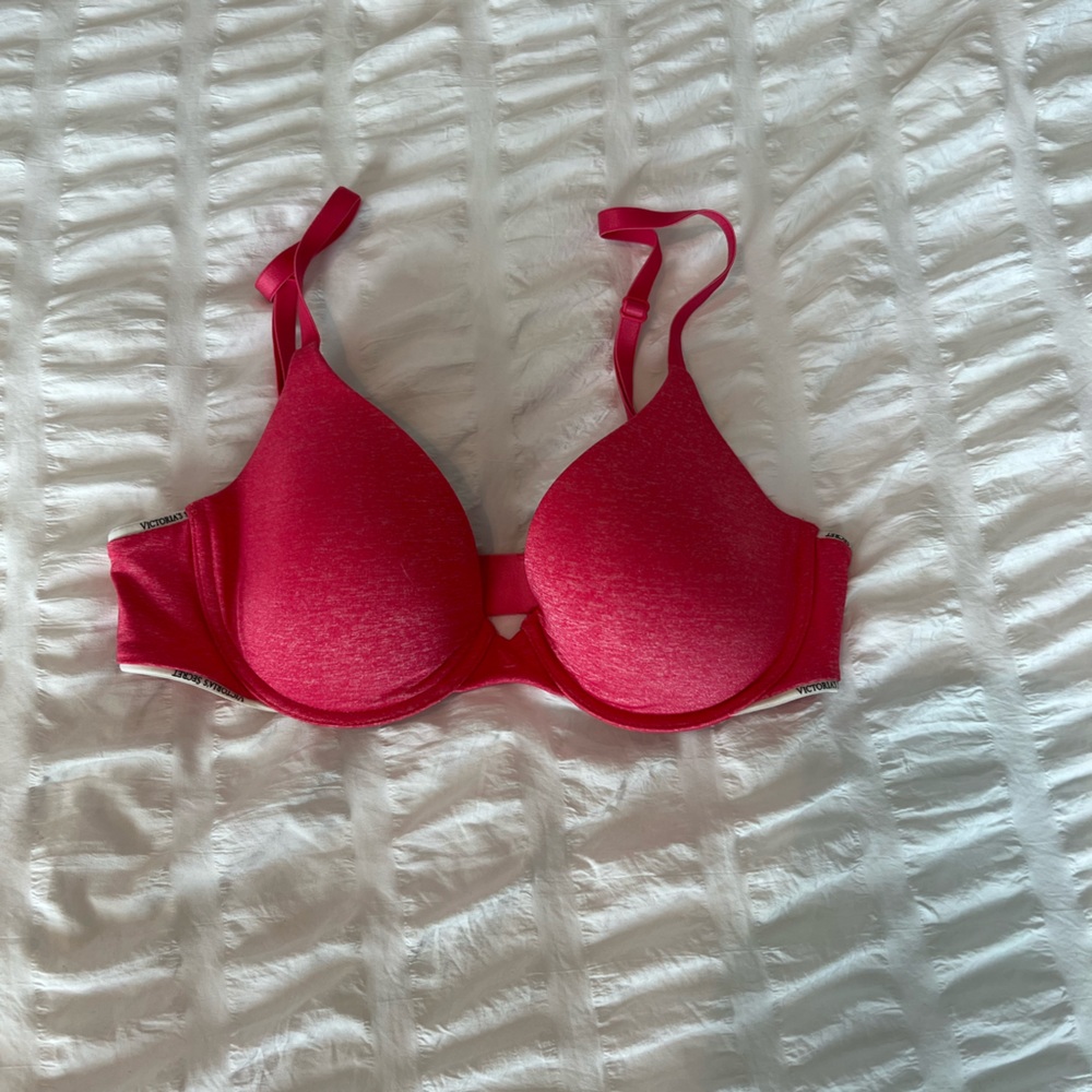 Victoria secret bra!